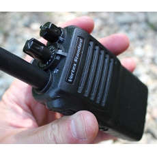 VertexStandad VX-231 外型精巧 不佔空間的 便於攜帶工作 商用對講機 可領牌 VHF