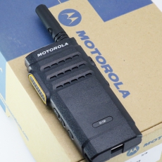 Motorola SL1M 大廈管理用 超薄 模擬/數碼 雙模式對講機 超高頻UHF 專業商用對講機