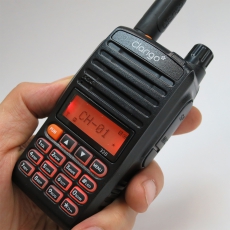 Clarigo328 按鍵式輸入頻率 4W UHF