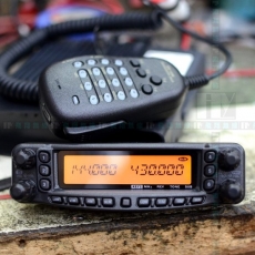 FT-8900R 分離面板 按鍵式輸入頻率 HF/VHF/UHF 4頻 全模式數位短波數碼對講機電臺 業餘無線電愛好者必備