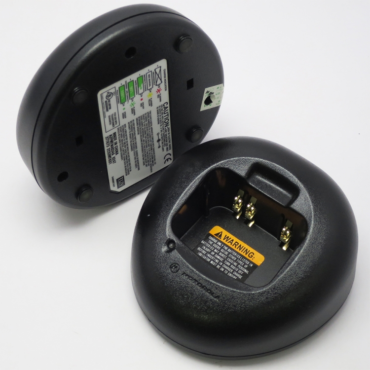 Motorola GP328充電座連變壓器 GP328 /GP88S Charger  AZPMTN4034A,PMTN4068A8219MTU03